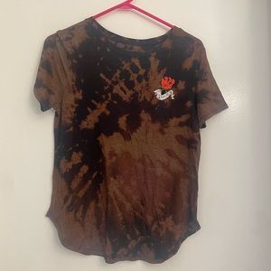 Bleach dye tshirt with rose design
